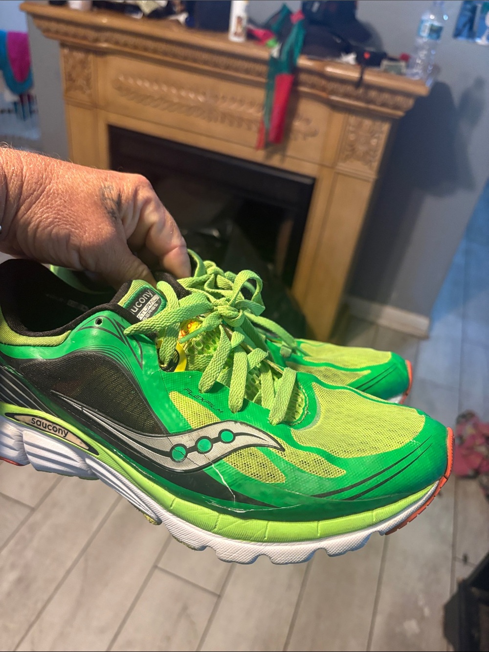 Saucony Kinvara 5 Lime Green and Black Running Shoes with Orange Size 10.5.